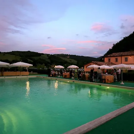 Szálloda Borgo Le Terre Del Casa Castalda
